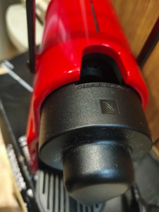 Cafetera Nespresso Inissia Roja