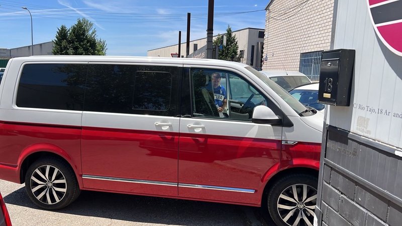 Volkswagen Multivan 2017 - foto 1