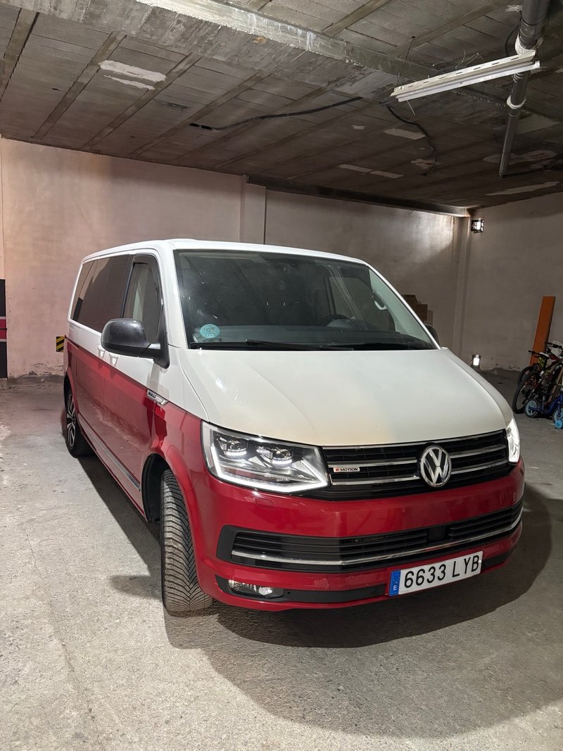 Volkswagen Multivan 2016 - foto 1
