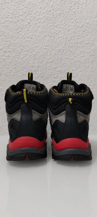 Botas Merrell grises y rojas