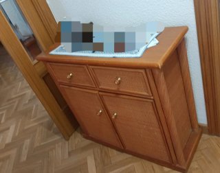 Mueble recibidor madera y mimbre