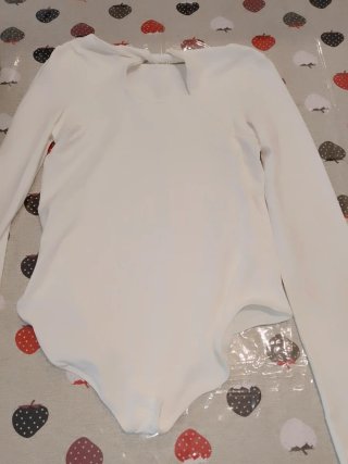 Conjunto Stradivarius Top Blanco y Shorts Vaqueros