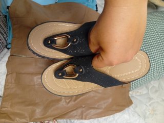 Conjunto falda cuero y sandalias talla 37