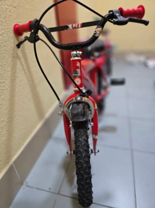 Bicicleta infantil roja Decathlon