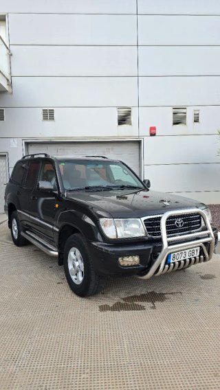 Toyota Land Cruiser 100 2000