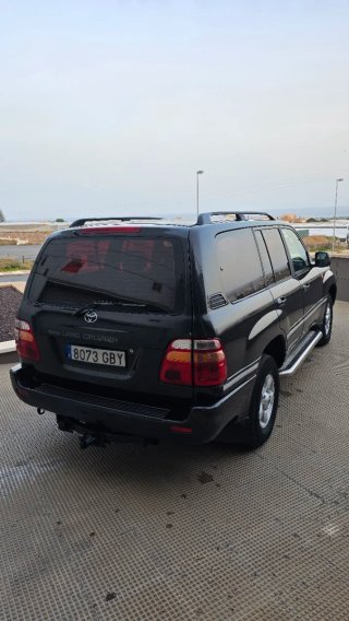 Toyota Land Cruiser 100 2000