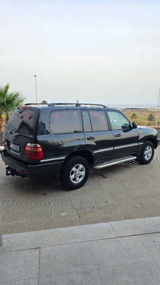 Toyota Land Cruiser 100 2000
