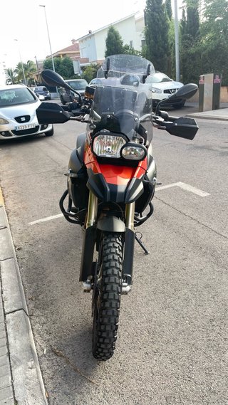 BMW F800 GS Naranja y Negra