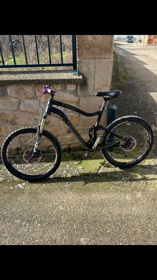 Bicicleta Doble Suspensión Negra