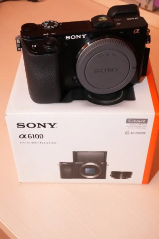 Fotocamera Sony Alpha 6100 + Obiettivo