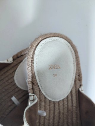 Zuecos Zara Piel T38 Blancos