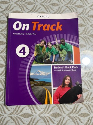 On Track 4 Student Book (Spain)