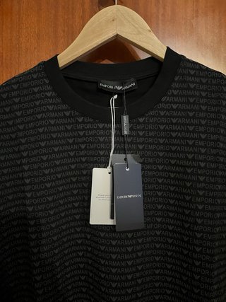 Camiseta Emporio Armani Negra lo compre a 55€