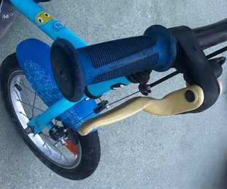 Bici infantil Btwin azul con dibujos