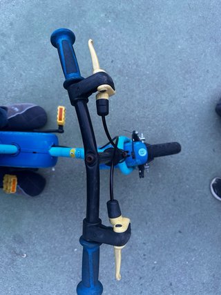 Bici infantil Btwin azul con dibujos