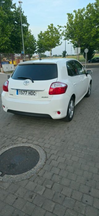 Toyota Auris 2011