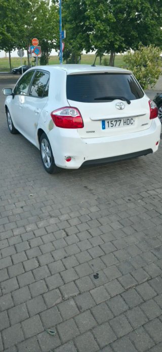 Toyota Auris 2011