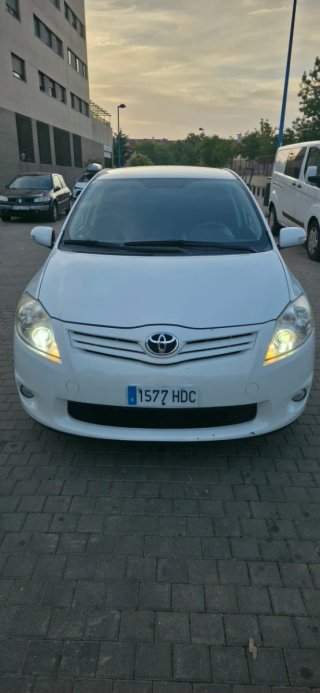 Toyota Auris 2011