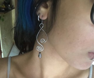 Orecchini filigrana con pietre grigie