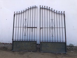 Puerta reja de entrada forja