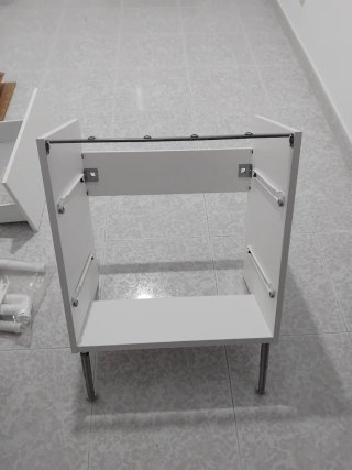 Mueble de lavabo blanco a estrenar