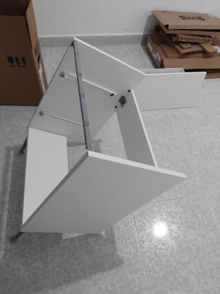 Mueble de lavabo blanco a estrenar