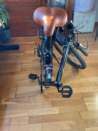 Bicicleta plegable negra