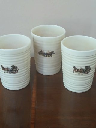 Set 3 bicchieri antichi Crown Devon Inghilterra.