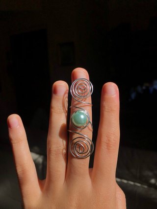 Anello filo di ferro con perla azzurra