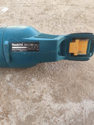NO NEGOCIABLE Aspirador Makita DCL180 18V