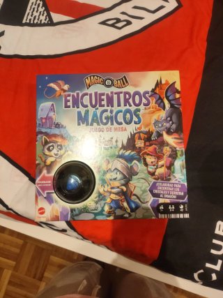 Juego de mesa Magic 8 Ball Encuentros Mágicos