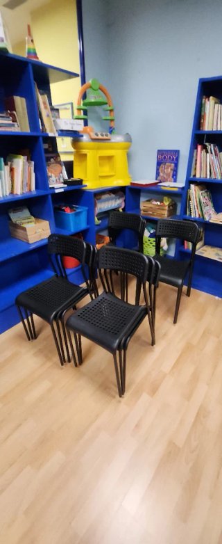25 Sillas Negras de Plástico Ikea