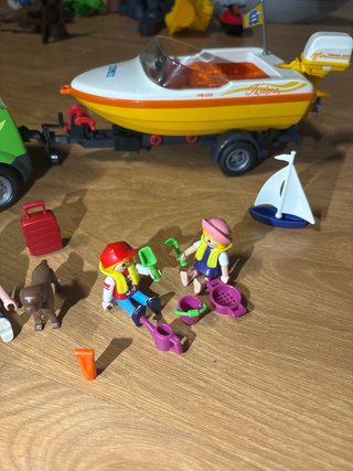 Playmobil Coche y Barco con Accesorios