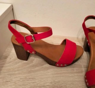 Sandalias de Verano Rojas y Marrones