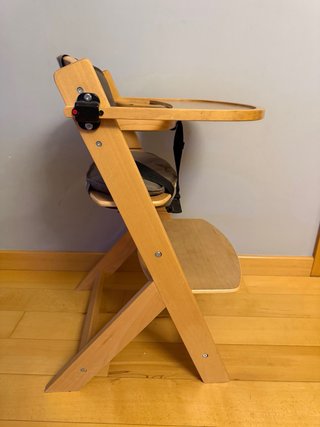 Trona de madera para bebé