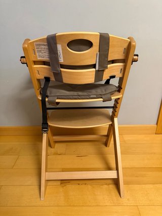 Trona de madera para bebé