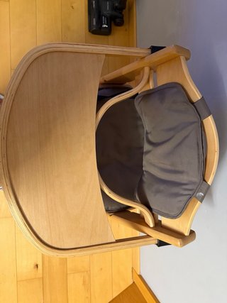 Trona de madera para bebé