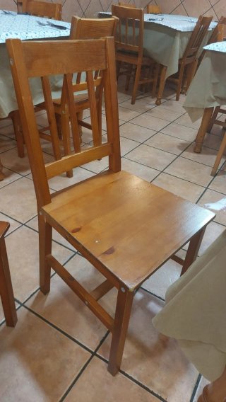 50 Sillas de Comedor de Madera