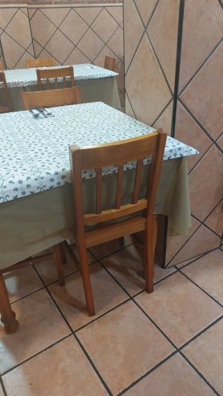 50 Sillas de Comedor de Madera