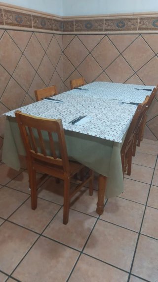 50 Sillas de Comedor de Madera