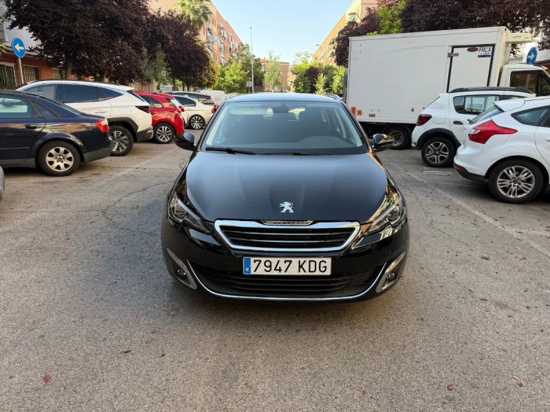 Peugeot 308 2017 - foto 1