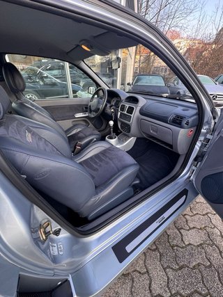 Renault Clio V6