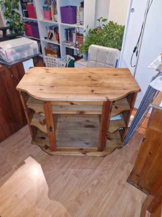 Mueble de madera rústico
