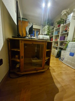 Mueble de madera rústico