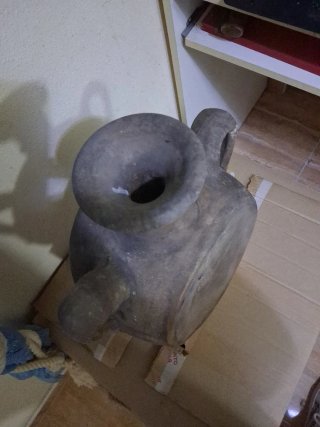 Botijo antiguo de barro