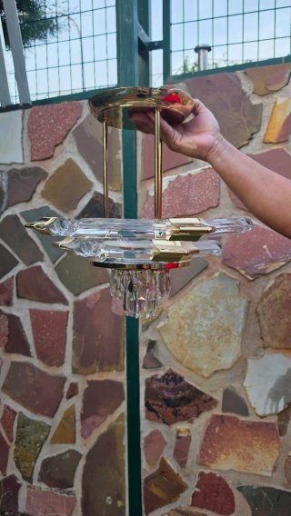 Lámpara colgante dorada y cristal
