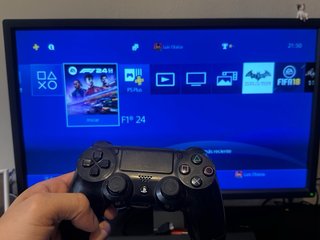 PS4 Pro 1TB + FIFA 18