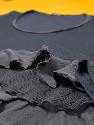 MAX&Co. Blusa Azul Marino Volantes Seda Gasa S