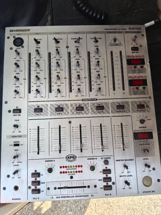 Mixer Behringer DJX700