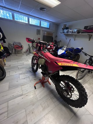 Gas Gas EC 300 Enduro/Motocross Roja